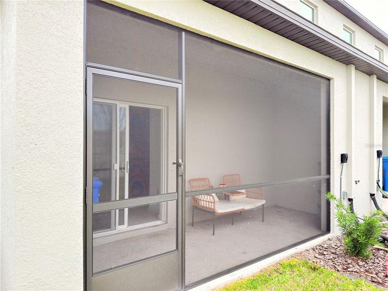 Exterior details and patio area of a home in , Ruskin (Image 15).
