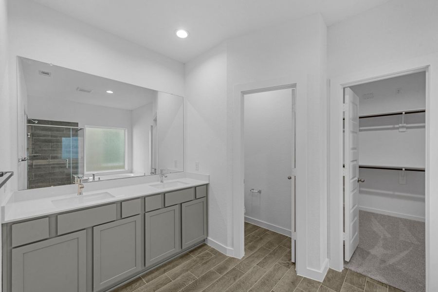 Furnished interior view inside a new home in Beacon Hill, Waller (Image 8).