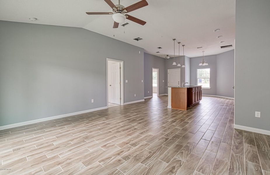 Spacious, unfurnished interior of a new home in , Jacksonville (Image 28).