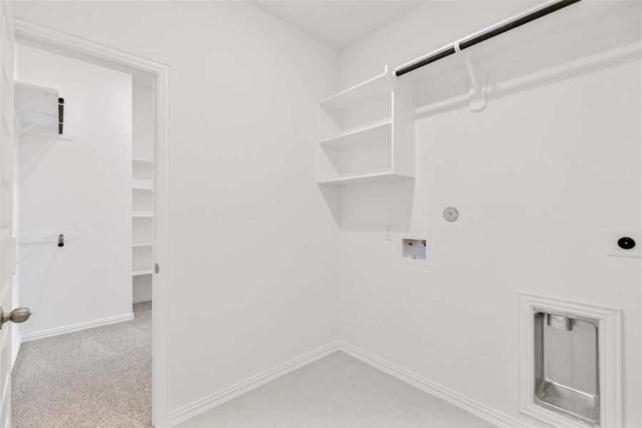 Spacious, unfurnished interior of a new home in Westland Ranch, League City (Image 22).