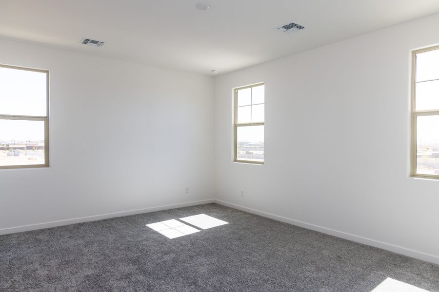 Spacious, unfurnished interior of a new home in Rancho Santa Rosa, Maricopa (Image 20).