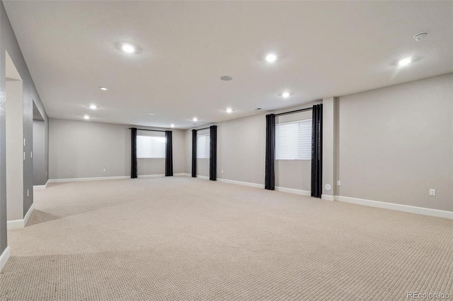 Spacious, unfurnished interior of a new home in Farmlore, Brighton (Image 22).