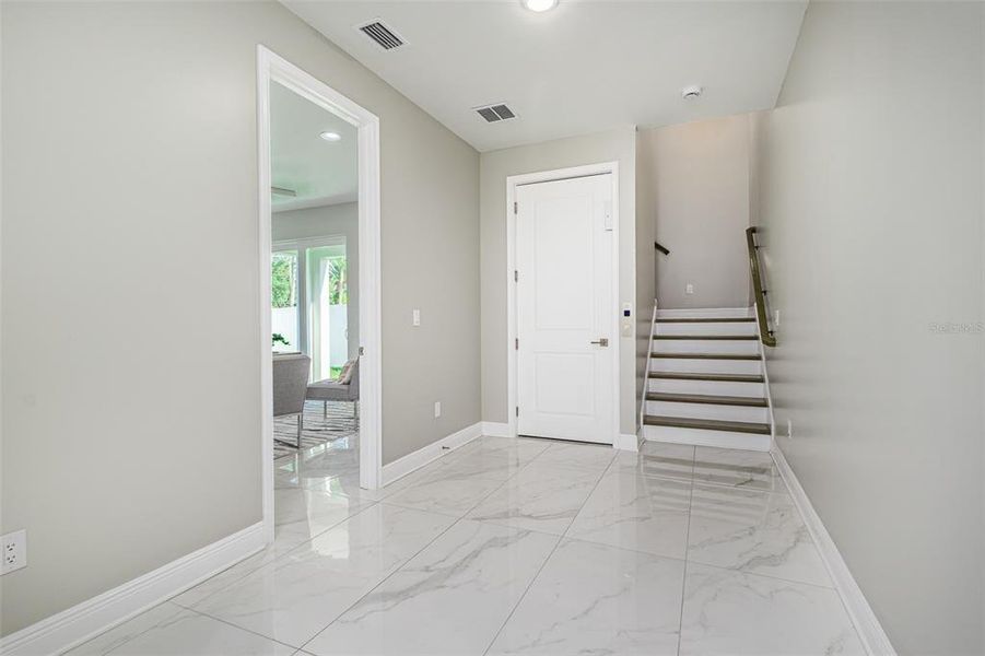 Spacious, unfurnished interior of a new home in , Tampa (Image 35).
