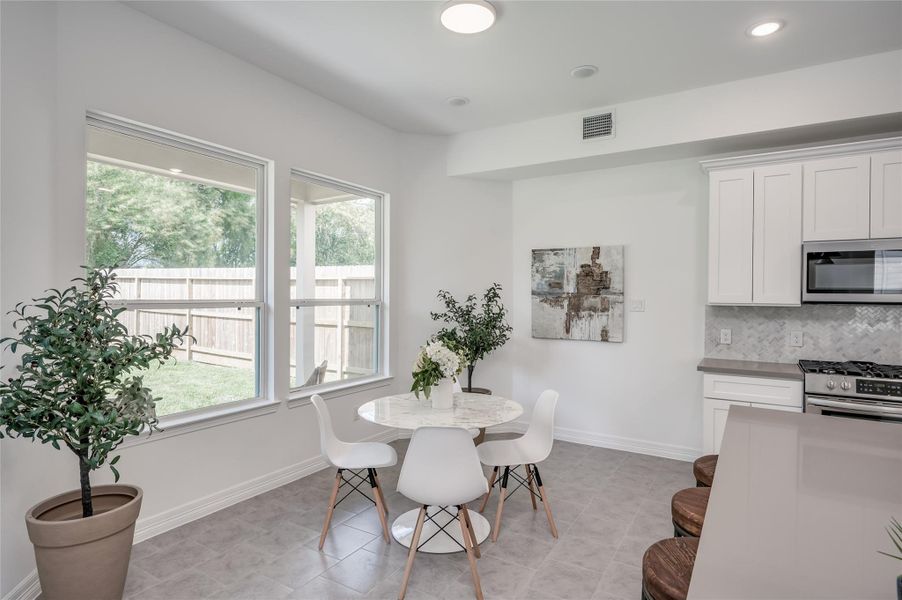 Furnished interior view inside a new home in , Missouri City (Image 4).