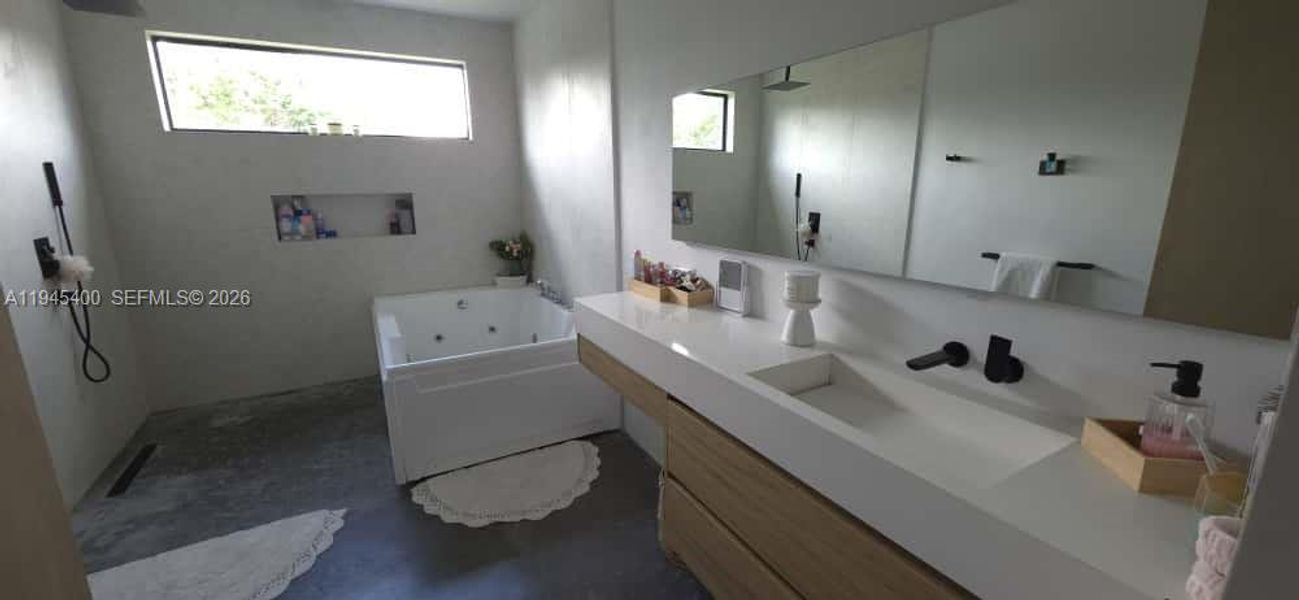 Image 23 of a home in .