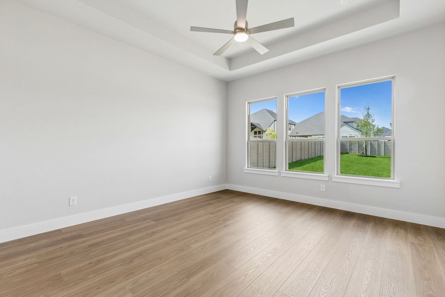 Spacious, unfurnished interior of a new home in Painted Tree Lakeside, McKinney (Image 22).