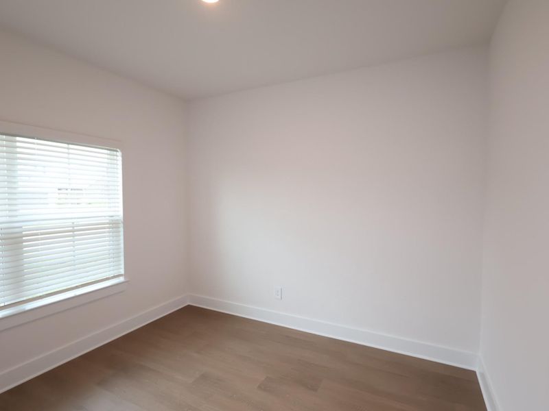 Spacious, unfurnished interior of a new home in Sorella, Tomball (Image 17).
