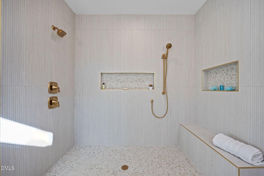 23-web-or-mls-2N6A5529 23-web-or-mls-2N6A5529