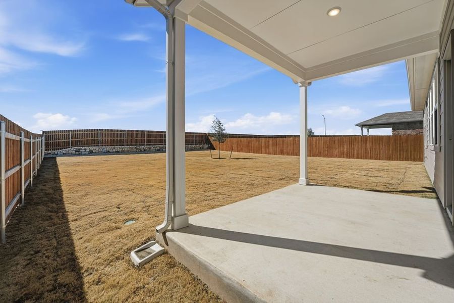 Exterior details and patio area of a home in Lisso, Pflugerville (Image 3).