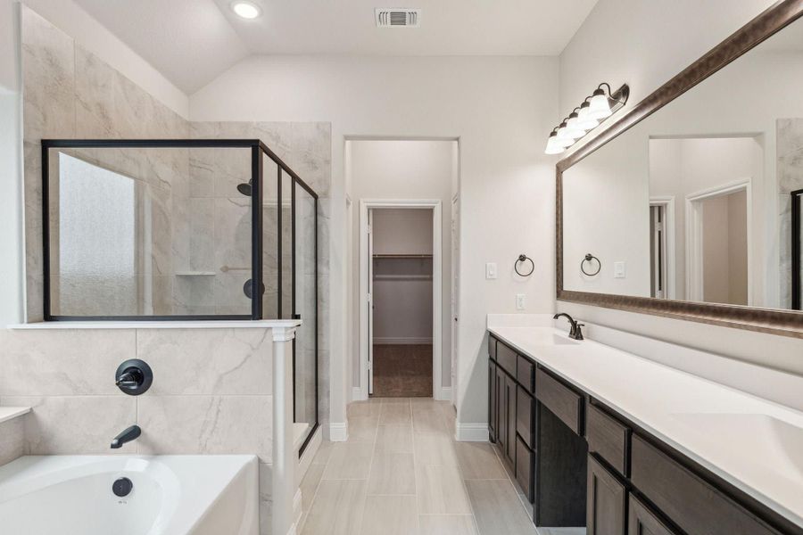 Primary Bathroom | Concept 2050 at Massey Meadows in Midlothian, TX by Landsea Homes