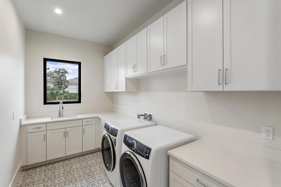 Patio/Pool/Summer Kitchen