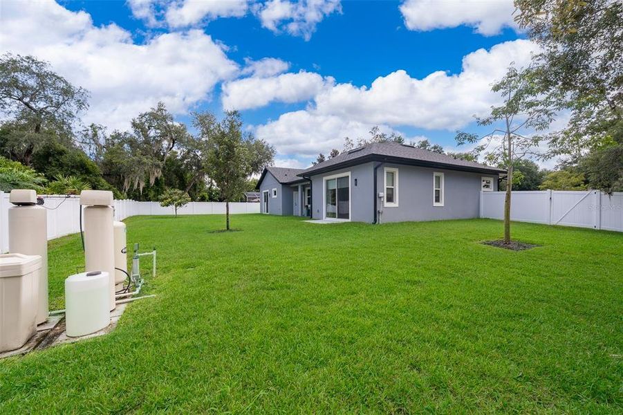 Exterior details and patio area of a home in , St. Cloud (Image 25).