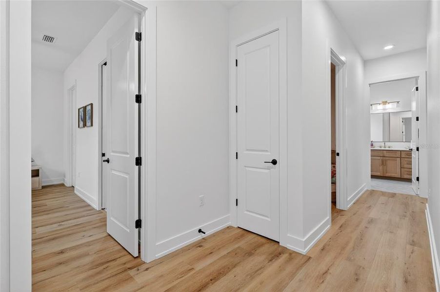 Spacious, unfurnished interior of a new home in , Lakeland (Image 66).