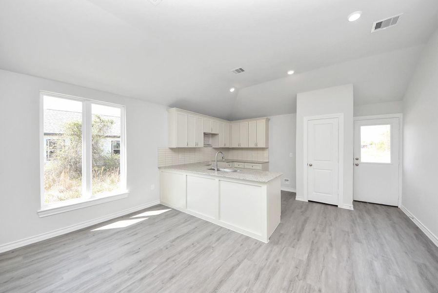 Furnished interior view inside a new home in Santa Fe, Cleveland (Image 12).