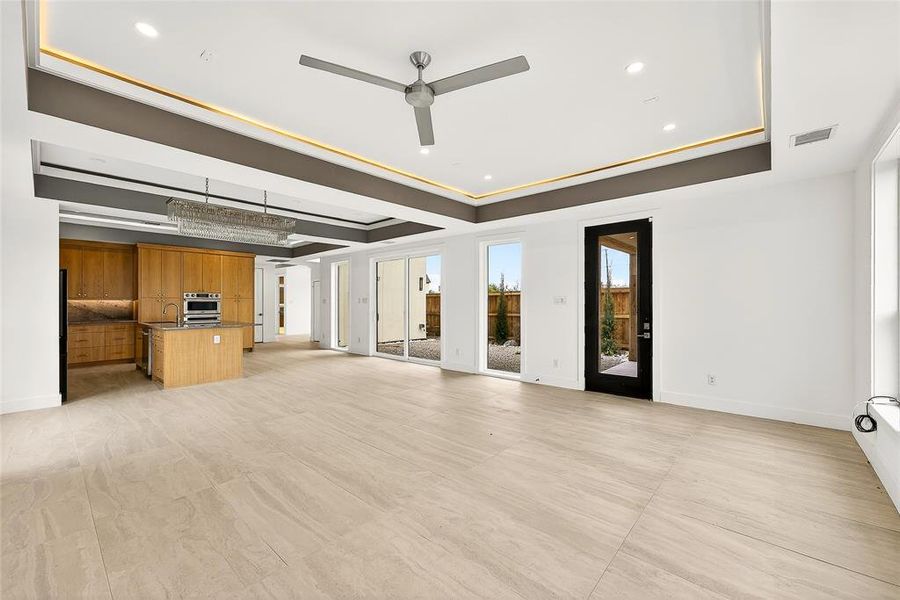 Spacious, unfurnished interior of a new home in , Richardson (Image 21).