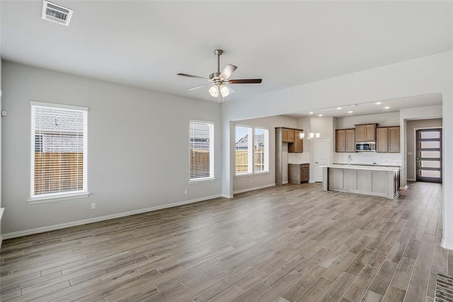 Spacious, unfurnished interior of a new home in Aero Vista, Caddo Mills (Image 25).