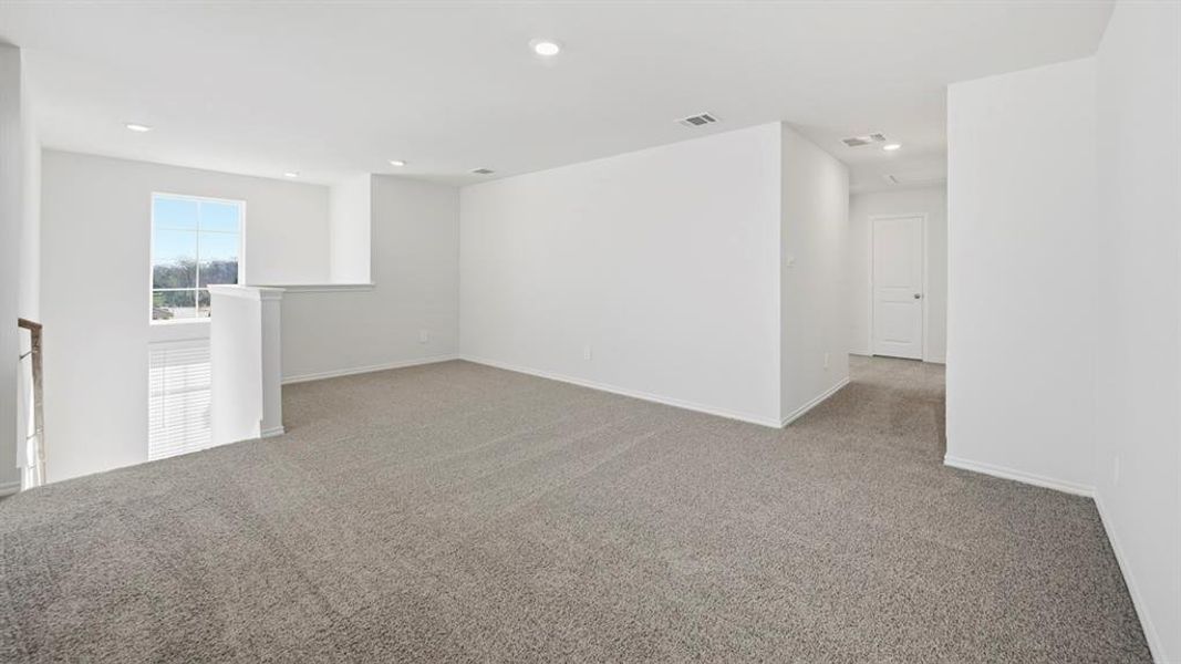 Spacious, unfurnished interior of a new home in Sweetwater Springs, Sherman (Image 29).