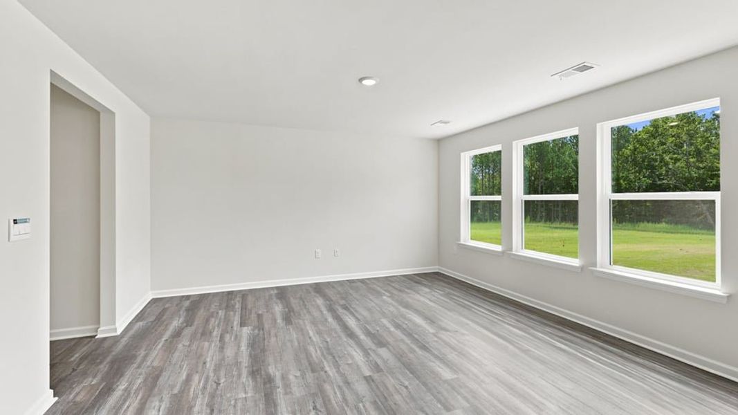 Spacious, unfurnished interior of a new home in Tyger Pines, Moore (Image 17).