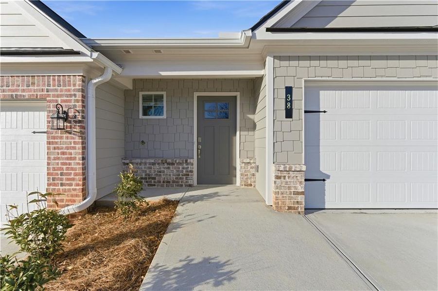 Exterior details and patio area of a home in Silver Leaf, Dawsonville (Image 3).