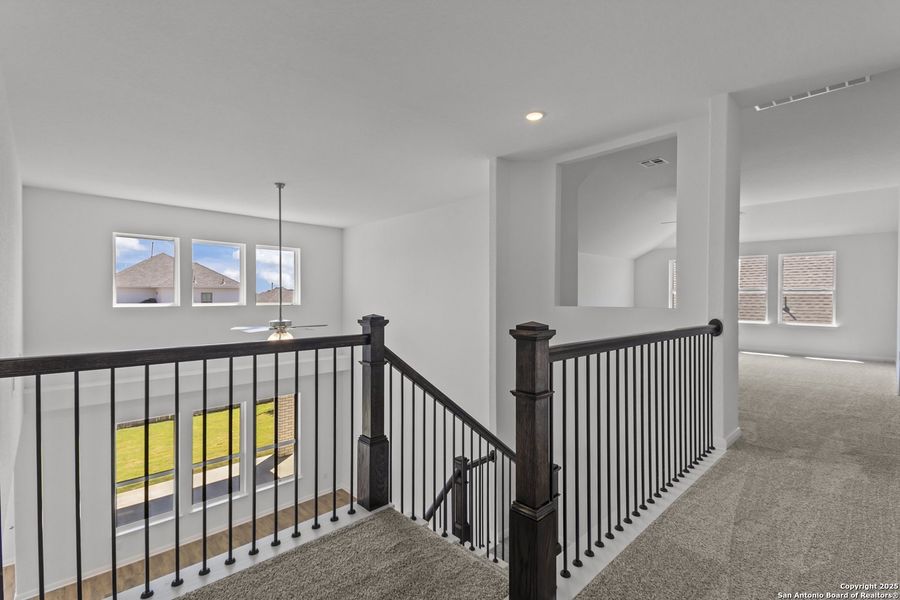 Spacious, unfurnished interior of a new home in Stillwater Ranch 60', San Antonio (Image 17).