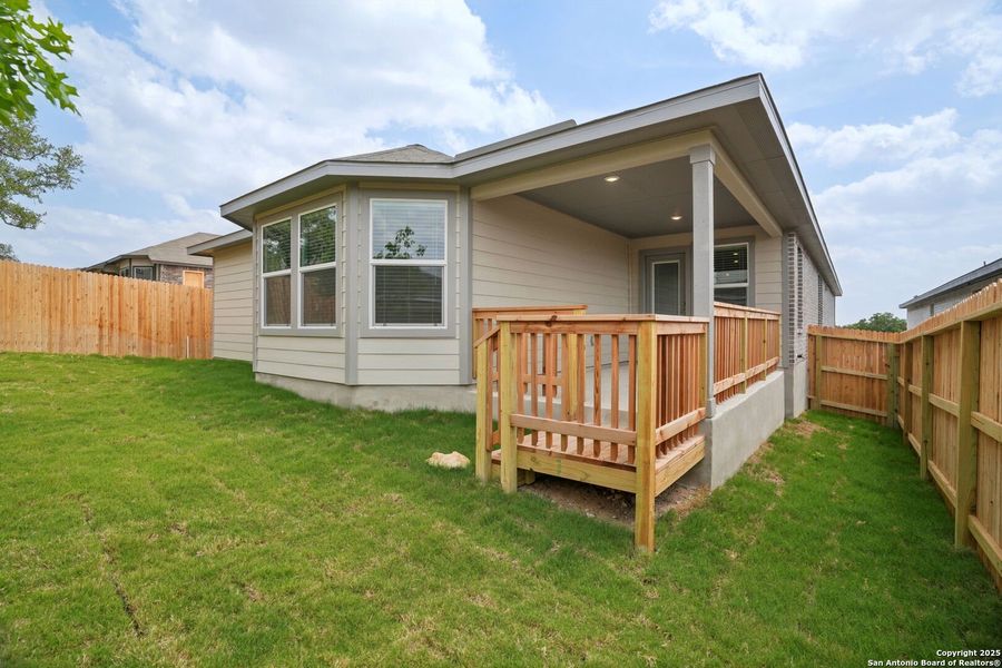 Exterior details and patio area of a home in Thomas Pond, San Antonio (Image 4). Exterior details and patio area of a home in Thomas Pond, San Antonio (Image 4).