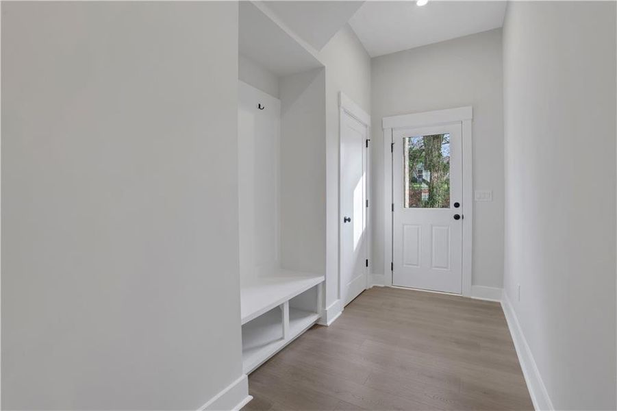 Spacious, unfurnished interior of a new home in , Roswell (Image 20).