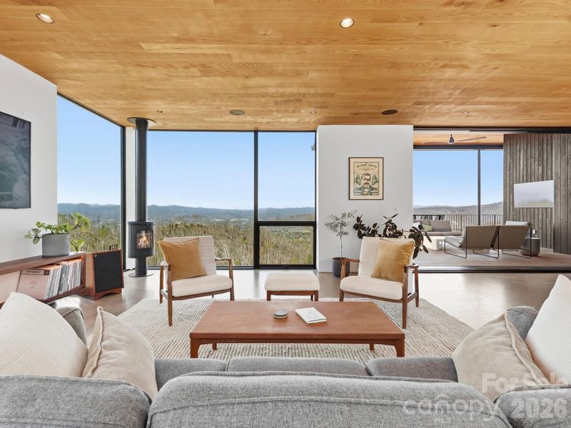 Community amenities in , Asheville (Image 31).