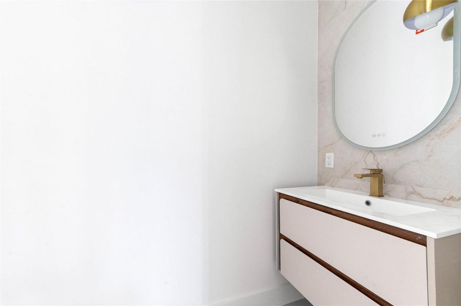 Image 47 of a home in .