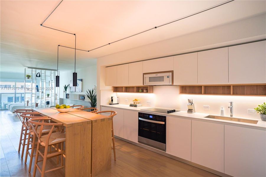 Furnished interior view inside a new home in , Bal Harbour (Image 19).