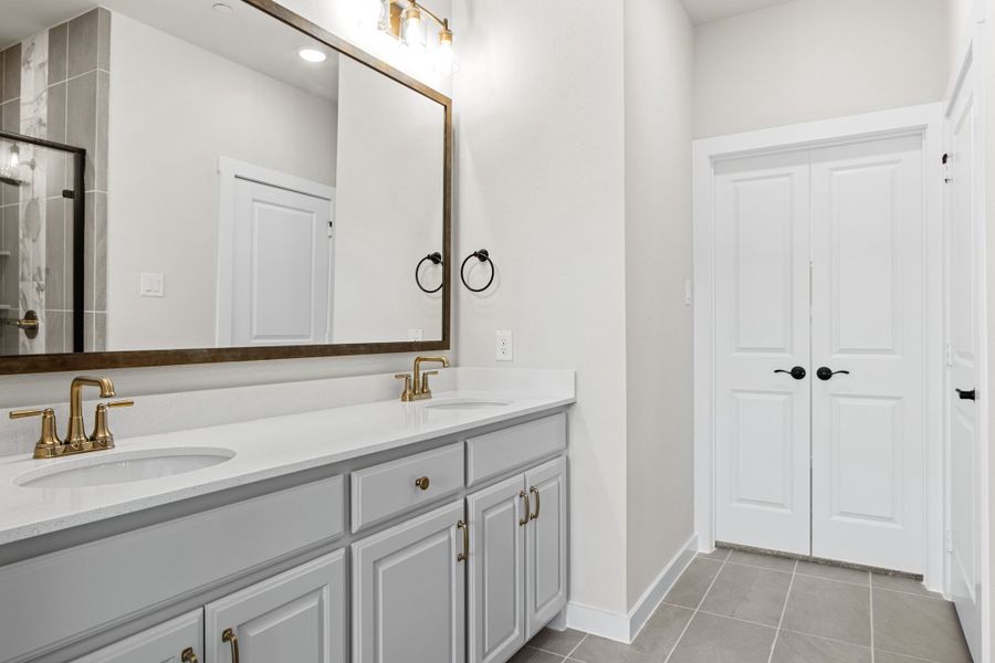Furnished interior view inside a new home in Woodbridge Villas, Wylie (Image 15). Furnished interior view inside a new home in Woodbridge Villas, Wylie (Image 15).