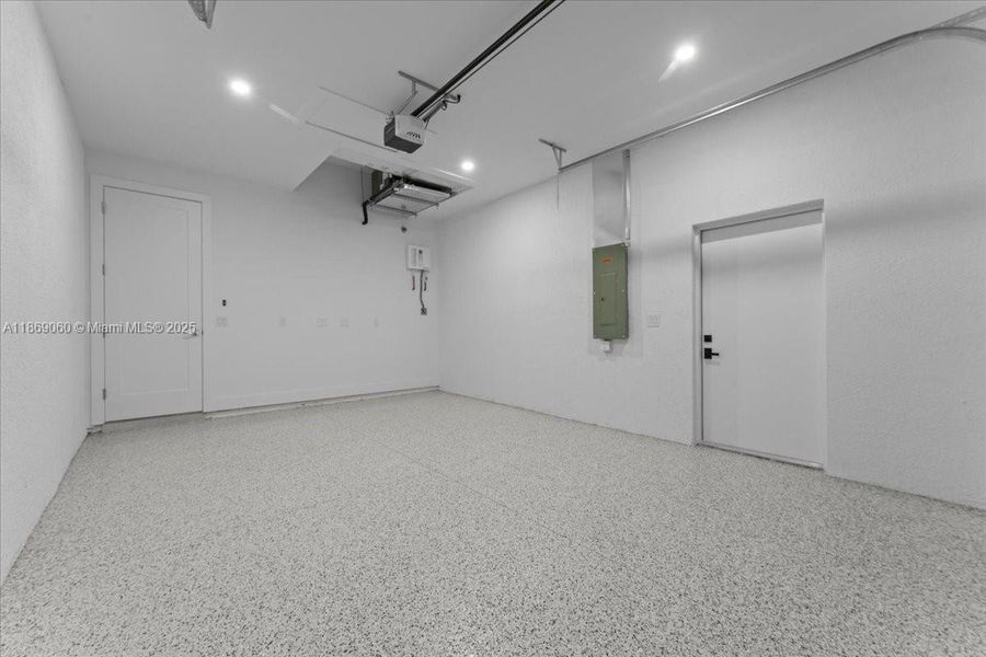 Spacious, unfurnished interior of a new home in , Lehigh Acres (Image 24). Spacious, unfurnished interior of a new home in , Lehigh Acres (Image 24).