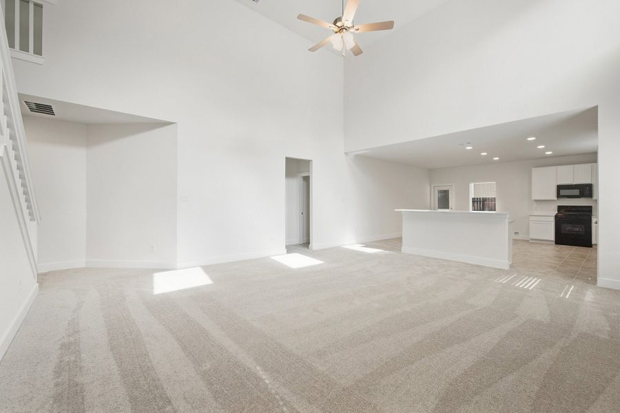 Spacious, unfurnished interior of a new home in Pecan Estates, Crosby (Image 26).