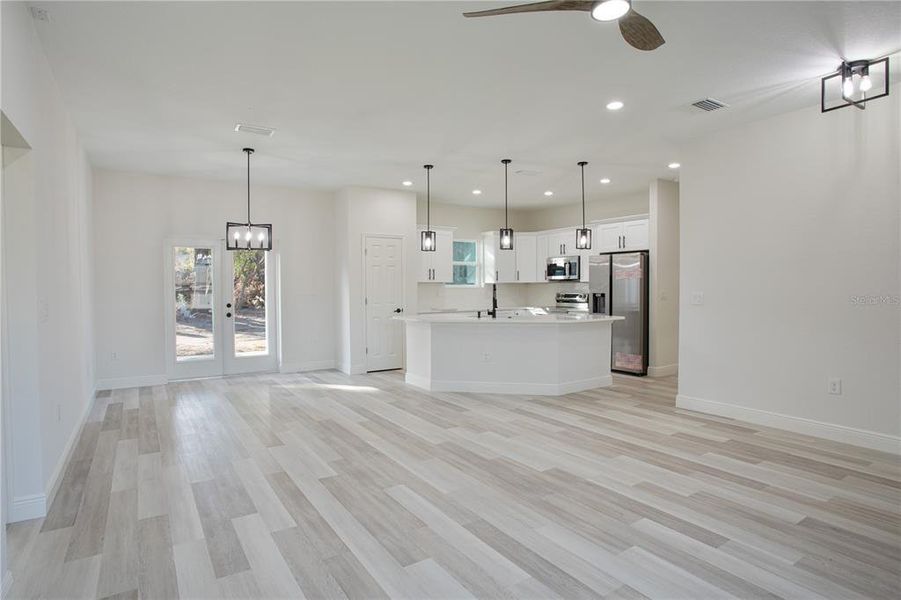 Spacious, unfurnished interior of a new home in , Ocala (Image 13).