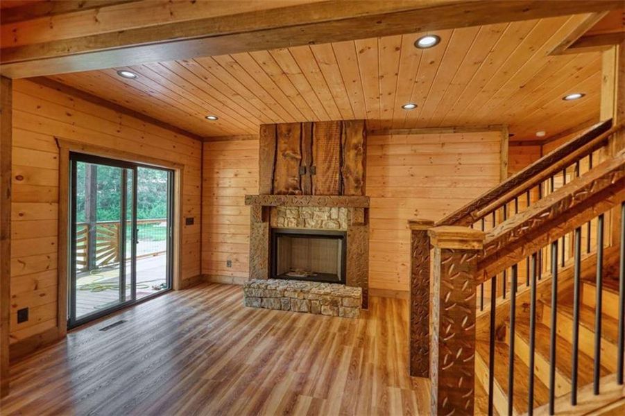 Image 81 of a home in .