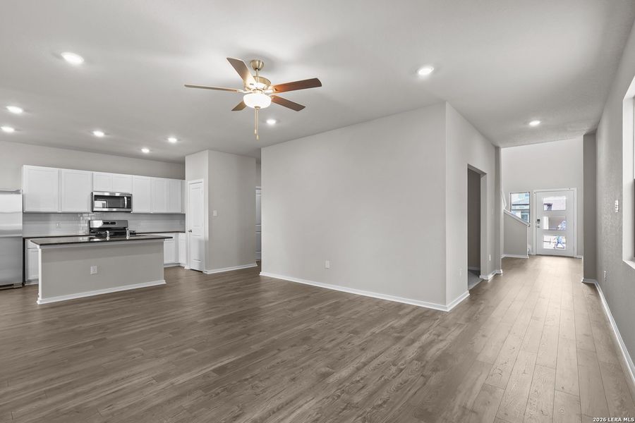 Spacious, unfurnished interior of a new home in The Parklands, Schertz (Image 32). Spacious, unfurnished interior of a new home in The Parklands, Schertz (Image 32).