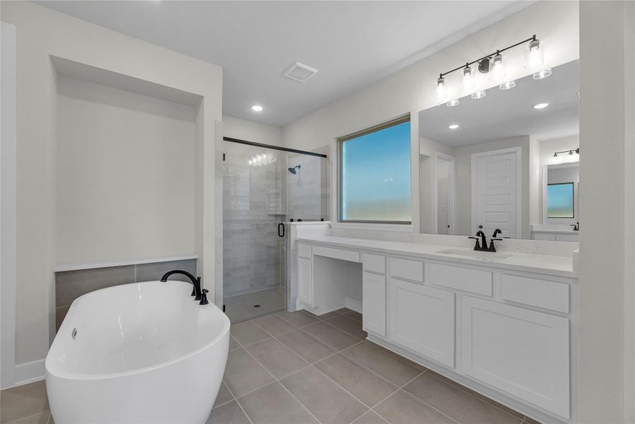 Furnished interior view inside a new home in Fulshear Lakes - 60', Fulshear (Image 6). Furnished interior view inside a new home in Fulshear Lakes - 60', Fulshear (Image 6).