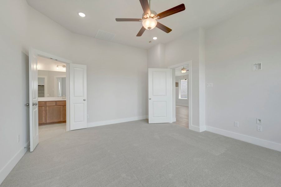 Spacious, unfurnished interior of a new home in The Meadows, Denton (Image 19).