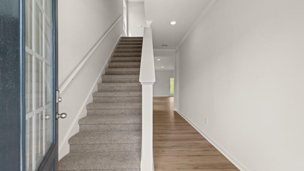 Spacious, unfurnished interior of a new home in Sheffield Highlands, Dallas (Image 12).