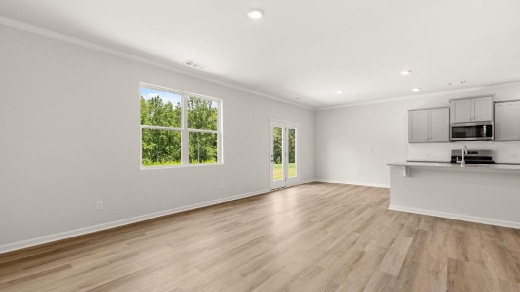 Spacious, unfurnished interior of a new home in Lost Creek, Dallas (Image 13).