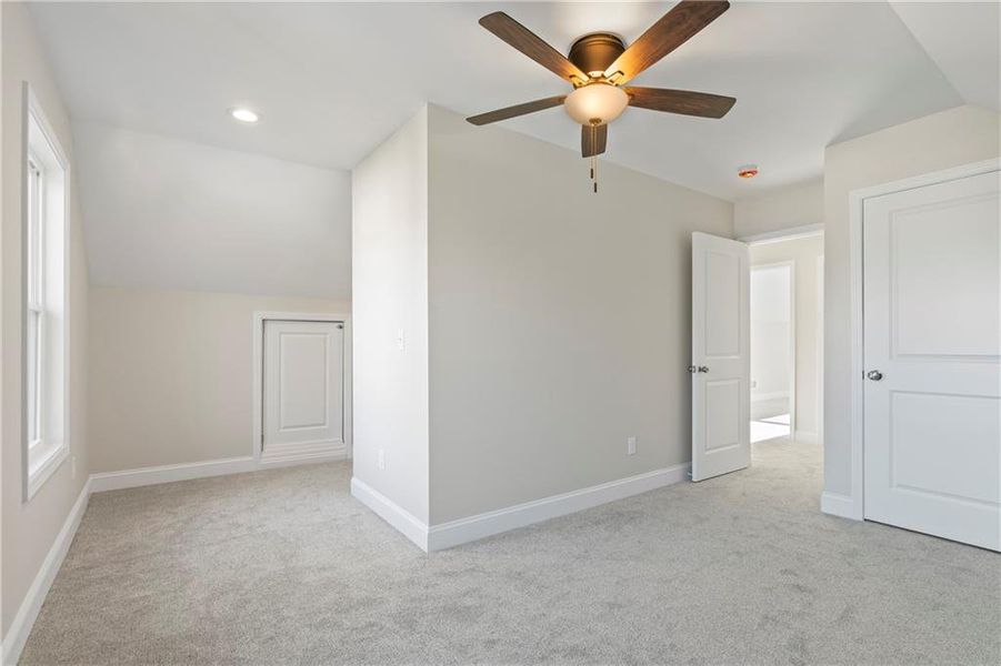 Spacious, unfurnished interior of a new home in , Gainesville (Image 65).