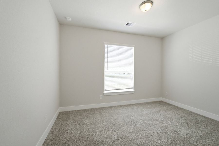 Spacious, unfurnished interior of a new home in Pecan Estates, Crosby (Image 19).