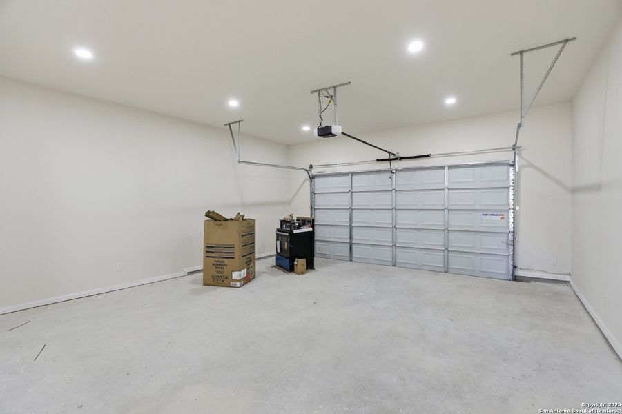 Spacious, unfurnished interior of a new home in , Atascosa (Image 29). Spacious, unfurnished interior of a new home in , Atascosa (Image 29).