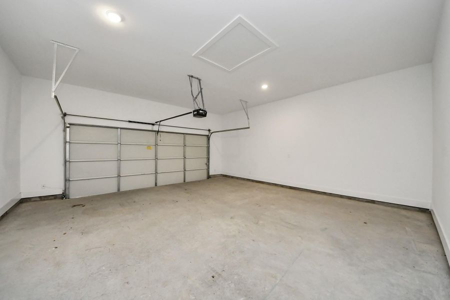 Spacious, unfurnished interior of a new home in , Houston (Image 34). Spacious, unfurnished interior of a new home in , Houston (Image 34).