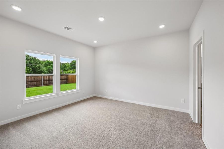 Spacious, unfurnished interior of a new home in Overland Grove, Forney (Image 14).