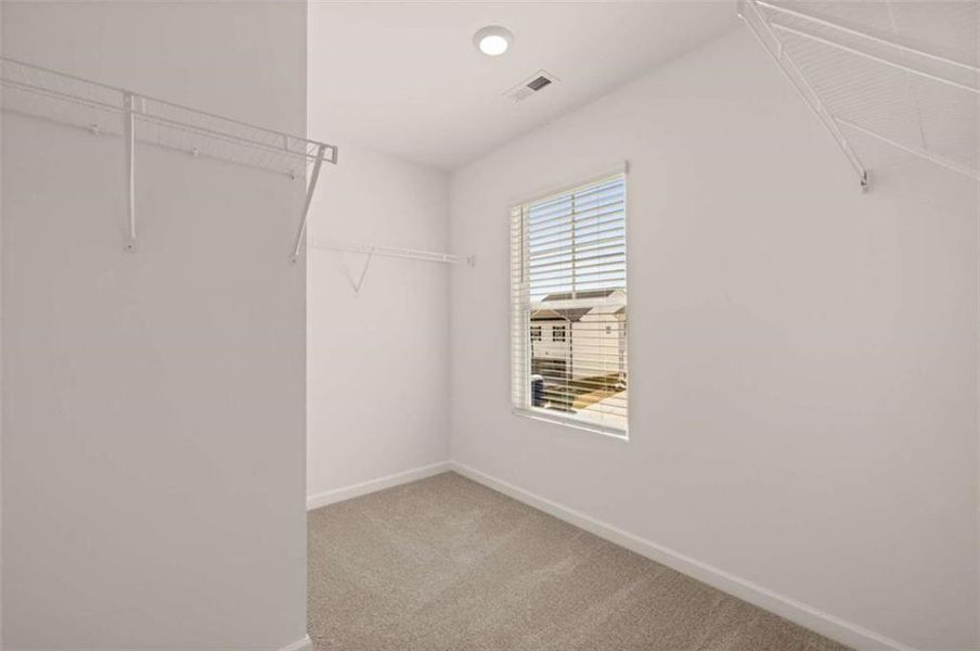 Spacious, unfurnished interior of a new home in Shoal Creek, Hampton (Image 15).