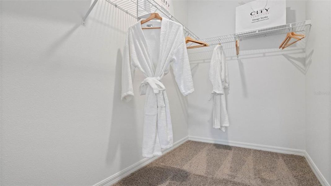 Spacious, unfurnished interior of a new home in Wynwood, Ocoee (Image 17).