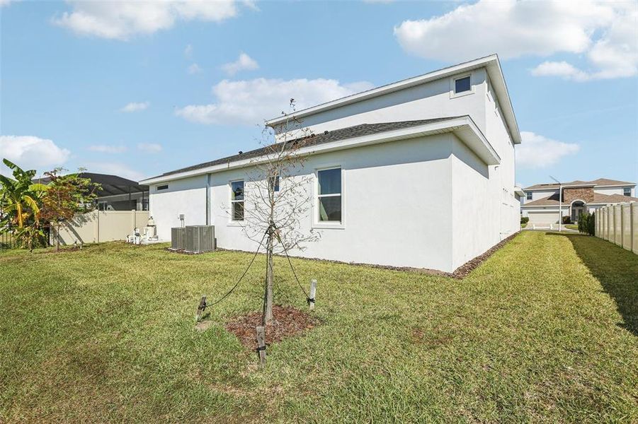 Exterior details and patio area of a home in Eagles Cove at Mirada, San Antonio (Image 3).