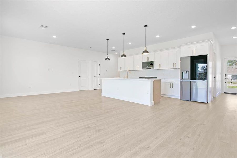 Spacious, unfurnished interior of a new home in , Ocala (Image 22).