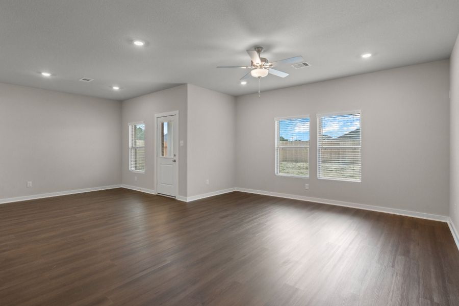 2,406sf New Home in Dayton, TX. - Slide 15 2,406sf New Home in Dayton, TX. - Slide 15