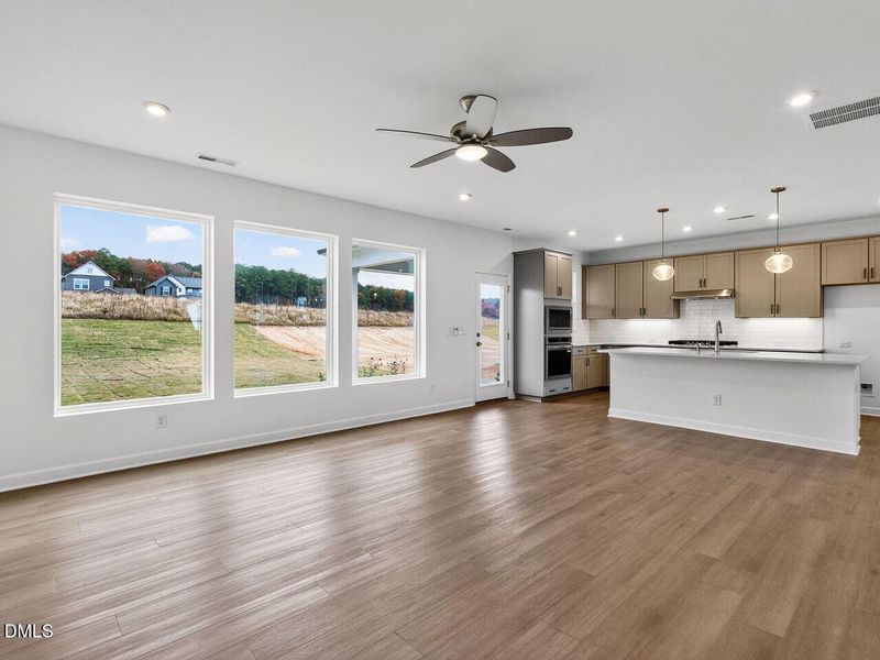 010-1280x960-family-room